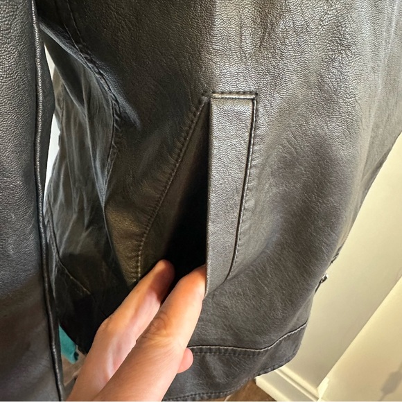 Universal Thread faux leather jacket size small - Picture 13 of 16